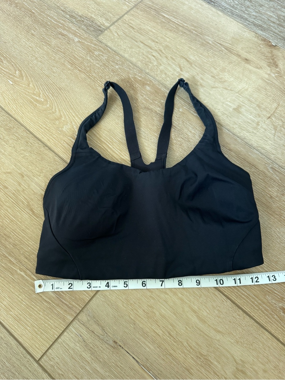 Lululemon All Powered Up Bra in black size Medium (8-10) will fit most B-D cups - Picture 3 of 8